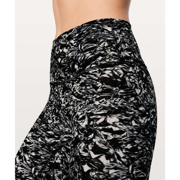 LULULEMON Wunder Under Hi-Rise Tight 28" Sz 4 Liquid Platinum Alpine White Multi - Picture 2 of 8